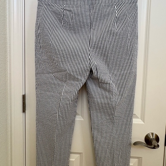 Jones New York Navy and White Striped Garment - Picture 5 of 6